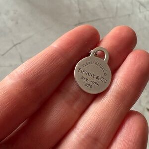 Tiffany & Co Return to Tiffany Round Pendant Necklace
